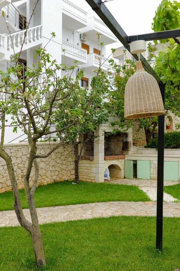 Casa Del Mar Apartment Ksamil Bagian luar foto