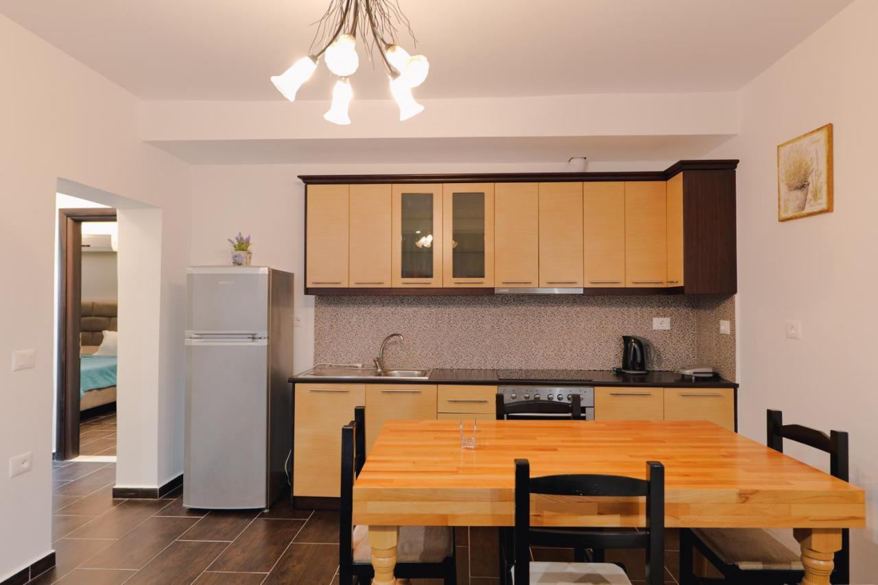 Casa Del Mar Apartment Ksamil Bagian luar foto